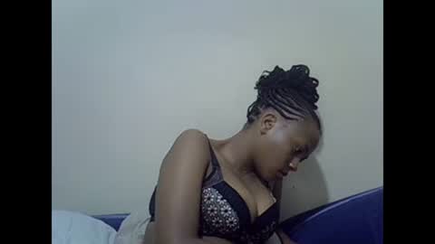 Snapshot of prettyqueenn1 chatting on 01-04-25, 12:27 sharon online show from 01-04-25, 12:27