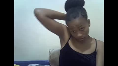 Snapshot of prettyqueenn1 chatting on 01-11-25, 11:56 sharon online show from 01-11-25, 11:56