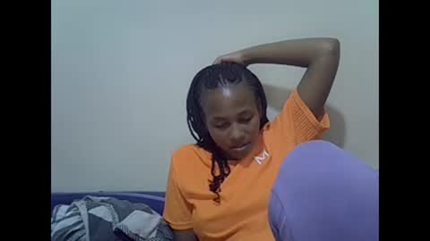 Snapshot of prettyqueenn1 chatting on 01-11-25, 09:36 sharon online show from 01-11-25, 09:36