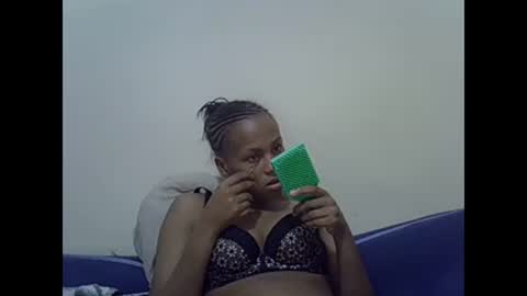 Snapshot of prettyqueenn1 chatting on 01-21-25, 05:30 sharon online show from 01-21-25, 05:30