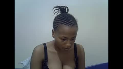 Snapshot of prettyqueenn1 chatting on 01-28-25, 02:53 sharon online show from 01-28-25, 02:53