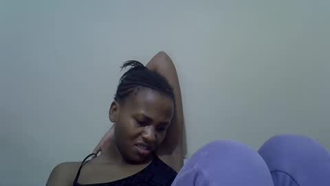 Snapshot of prettyqueenn1 chatting on 02-04-25, 03:22 sharon online show from 02-04-25, 03:22