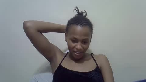 Snapshot of prettyqueenn1 chatting on 02-05-25, 09:40 sharon online show from 02-05-25, 09:40