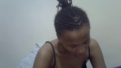 Snapshot of prettyqueenn1 chatting on 02-06-25, 12:43 sharon online show from 02-06-25, 12:43