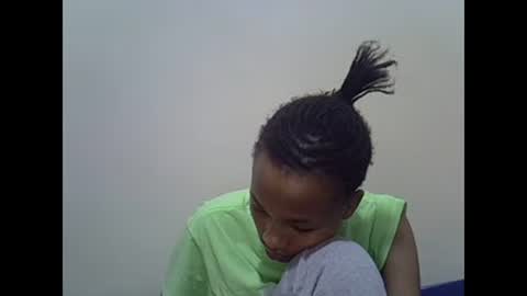 Snapshot of prettyqueenn1 chatting on 02-16-25, 01:58 sharon online show from 02-16-25, 01:58