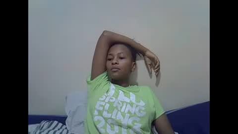 Snapshot of prettyqueenn1 chatting on 02-16-25, 02:32 sharon online show from 02-16-25, 02:32