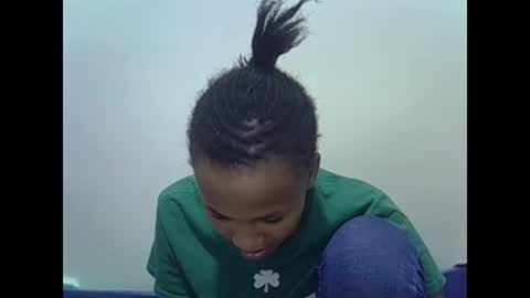 Snapshot of prettyqueenn1 chatting on 02-17-25, 10:25 sharon online show from 02-17-25, 10:25