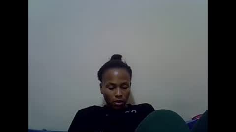 Snapshot of prettyqueenn1 chatting on 02-24-25, 08:47 sharon online show from 02-24-25, 08:47