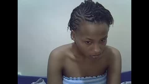 Snapshot of prettyqueenn1 chatting on 03-10-25, 04:03 sharon online show from 03-10-25, 04:03