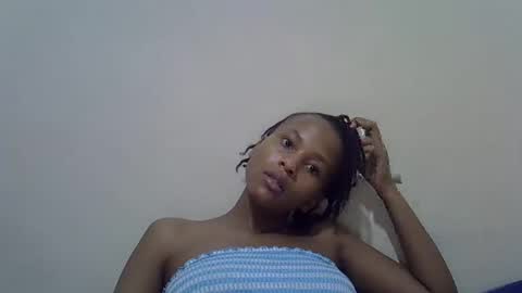Snapshot of prettyqueenn1 chatting on 03-12-25, 01:25 sharon online show from 03-12-25, 01:25