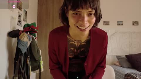 Snapshot of prettyrare chatting on 02-17-26, 10:05 Juli online show from 02-17-26, 10:05