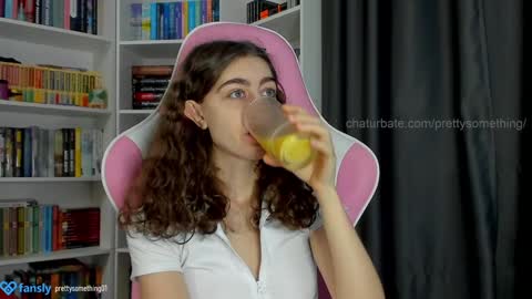 Snapshot of prettysomething chatting on 12-08-24, 05:44 Sophie next stream will be at Monday i will wait you guys online show from 12-08-24, 05:44