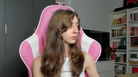 Snapshot of prettysomething chatting on 10-31-25, 07:42 Sophie next stream will be at Monday i will wait you guys online show from 10-31-25, 07:42