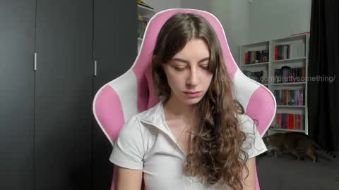 Sophie  next stream will be at Monday  i will wait you guys  online show from 04-12-26, 05:56