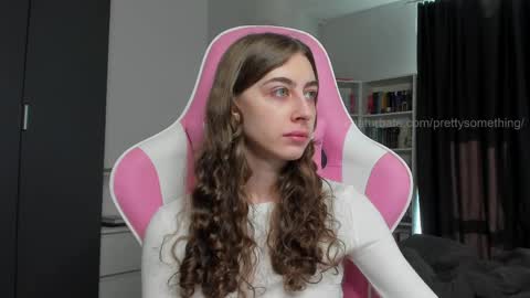 Snapshot of prettysomething chatting on 05-08-26, 05:46 Sophie next stream will be at Monday i will wait you guys online show from 05-08-26, 05:46