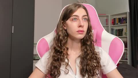 Snapshot of prettysomething chatting on 05-19-26, 05:36 Sophie next stream will be at Monday i will wait you guys online show from 05-19-26, 05:36