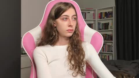 Snapshot of prettysomething chatting on 05-30-26, 03:09 Sophie next stream will be at Monday i will wait you guys online show from 05-30-26, 03:09