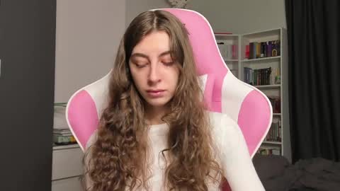 Snapshot of prettysomething chatting on 05-31-26, 07:04 Sophie next stream will be at Monday i will wait you guys online show from 05-31-26, 07:04