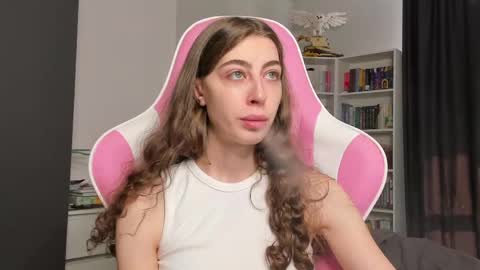 Snapshot of prettysomething chatting on 06-07-26, 05:55 Sophie next stream will be at Monday i will wait you guys online show from 06-07-26, 05:55