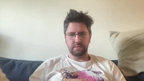 Snapshot of previewh chatting on 03-28-26, 01:43 PreviewH online show from 03-28-26, 01:43