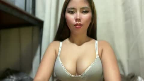Snapshot of pricelessbeautyxxx chatting on 06-11-26, 06:06 TINA online show from 06-11-26, 06:06