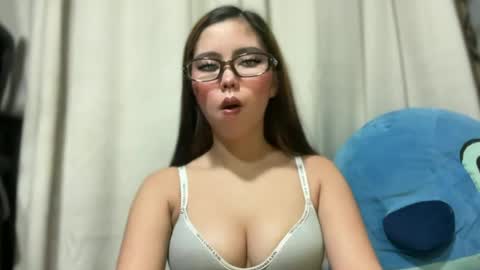 Snapshot of pricelessbeautyxxx chatting on 06-21-26, 03:25 TINA online show from 06-21-26, 03:25