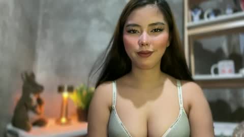Snapshot of pricelessbeautyxxx chatting on 06-27-26, 08:14 TINA online show from 06-27-26, 08:14