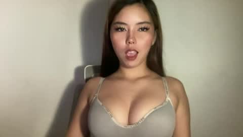 Snapshot of pricelessbeautyxxx chatting on 07-06-26, 01:19 TINA online show from 07-06-26, 01:19
