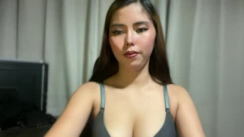 Snapshot of pricelessbeautyxxx chatting on 07-07-26, 05:32 TINA online show from 07-07-26, 05:32