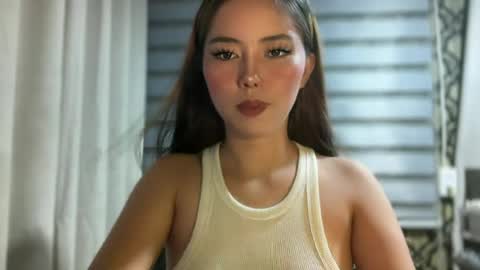 Snapshot of pricelessbeautyxxx chatting on 07-10-26, 12:30 TINA online show from 07-10-26, 12:30