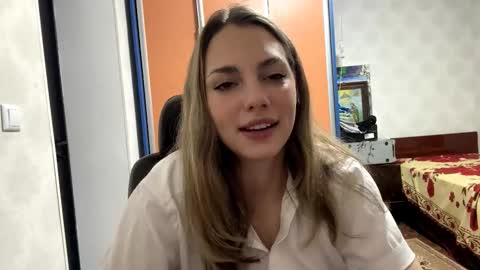 Snapshot of pricillahoinacki chatting on 11-12-25, 08:08 Amelia online show from 11-12-25, 08:08