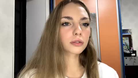 Snapshot of pricillahoinacki chatting on 11-13-25, 07:35 Amelia online show from 11-13-25, 07:35