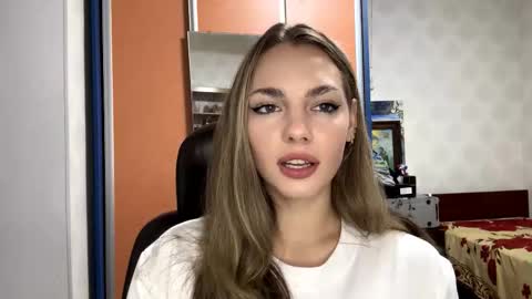 Snapshot of pricillahoinacki chatting on 11-15-25, 07:43 Amelia online show from 11-15-25, 07:43