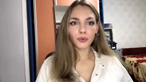 Snapshot of pricillahoinacki chatting on 11-20-25, 06:29 Amelia online show from 11-20-25, 06:29