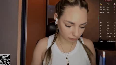 Snapshot of pricillahoinacki chatting on 01-05-26, 06:33 Amelia online show from 01-05-26, 06:33