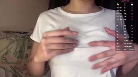 Amelia online show from 06-17-26, 10:50