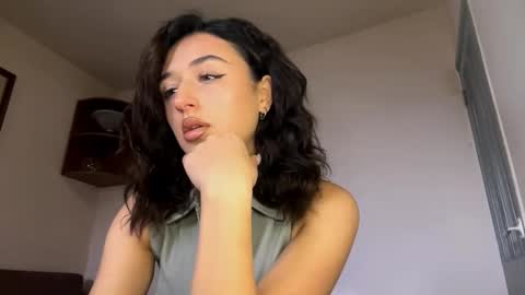 Snapshot of pricillalivsey chatting on 12-02-25, 10:42 Sofi online show from 12-02-25, 10:42