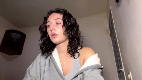 Snapshot of pricillalivsey chatting on 12-21-25, 02:13 Sofi online show from 12-21-25, 02:13