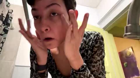 Snapshot of princ3ssarii chatting on 11-27-25, 05:31 Princess Arii online show from 11-27-25, 05:31