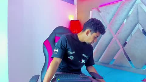 prince_arthur77 online show from 04-15-26, 01:51