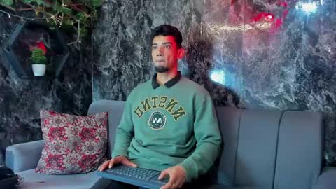 prince_arthur77 online show from 06-03-26, 01:03