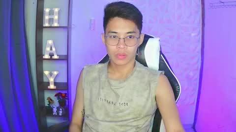 Snapshot of prince_harrison chatting on 10-24-25, 10:00 prince_harrison online show from 10-24-25, 10:00