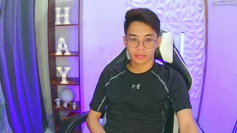 Snapshot of prince_harrison chatting on 10-31-25, 08:04 prince_harrison online show from 10-31-25, 08:04