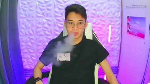 Snapshot of prince_harrison chatting on 11-20-25, 05:01 prince_harrison online show from 11-20-25, 05:01