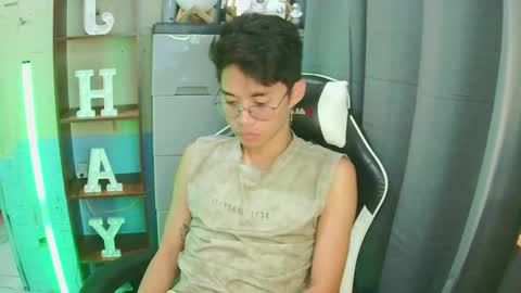 Snapshot of prince_harrison chatting on 12-15-25, 09:52 prince_harrison online show from 12-15-25, 09:52