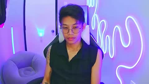 Snapshot of prince_harrison chatting on 02-13-26, 11:28 prince_harrison online show from 02-13-26, 11:28