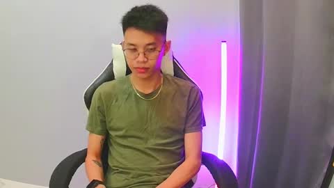 Snapshot of prince_harrison chatting on 02-20-26, 04:29 prince_harrison online show from 02-20-26, 04:29