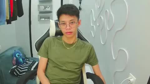 Snapshot of prince_harrison chatting on 03-18-26, 05:49 prince_harrison online show from 03-18-26, 05:49