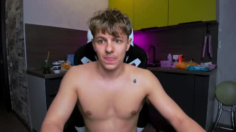 Snapshot of prince_nik chatting on 05-18-26, 08:25 prince online show from 05-18-26, 08:25