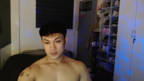 Snapshot of princeadrianx chatting on 04-22-26, 04:41 Prince Adrian online show from 04-22-26, 04:41